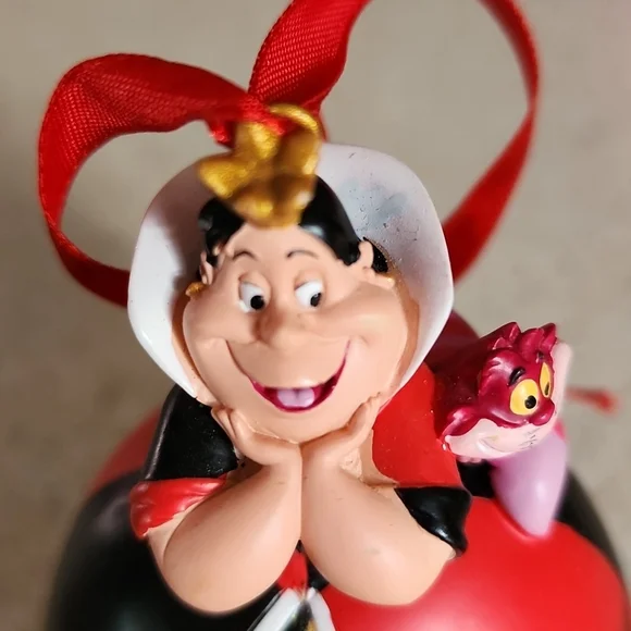 Queen of Hearth - Picture 4 of 5